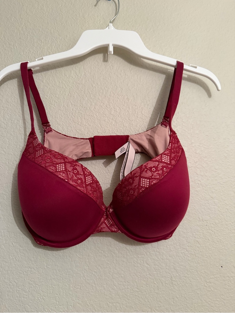 Victoria's Secret Raspberry Plunge Lace-Trim Bra